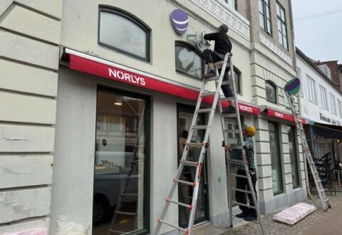 Telia-butikker er blevet rød-hvide